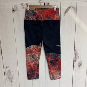 The North Face Women’s M FlashDry Capri Leggings – Navy/Print